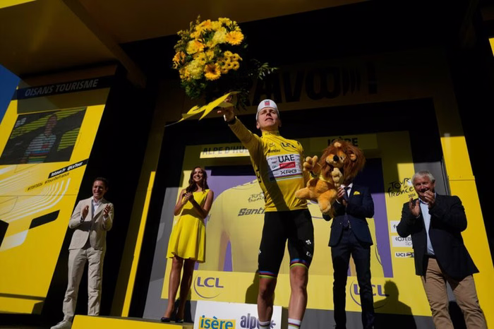 Classifica Tour de France 2026: Pogacar perde secondi da Evenepoel. Piganzoli resiste in top15