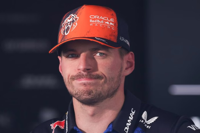 Verstappen diz que carro estava degradando e desabafa: "Sem esperança"