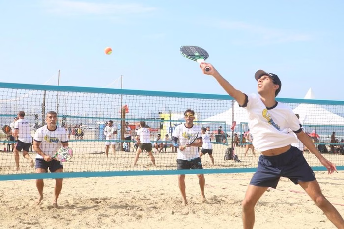 Santos Legacy Beach Tennis reúne mais de 200 atletas em Santos