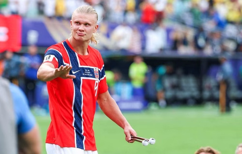 Erling Haaland anime le « Viking row » au mariage de Donnarumma