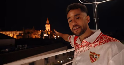 The Grefg ultima su preparación para la Velada del Año 6 con la camiseta del Sevilla de Simeone y Suker