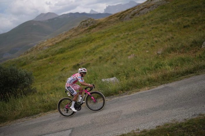 Ordine d’arrivo Tour de France 2026, ventesima tappa: Carapaz trionfa anche all’Alpe d’Huez