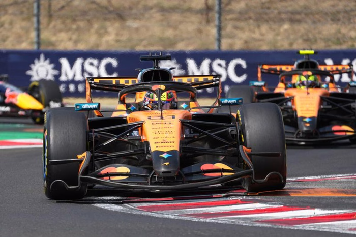 Oscar Piastri punta il dito contro Sainz: “Dovrebbe guardarsi un po’ allo specchio, è inaccettabile”