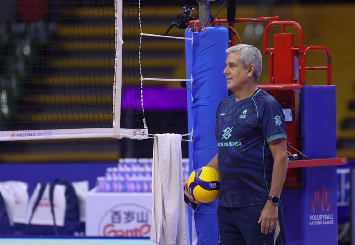 Zé Roberto avalia vice do Brasil na VNL e foca no Sul-Americano