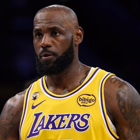 Novo time de LeBron vive jejum e tem outras estrelas no elenco; conheça