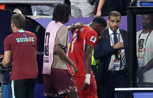 Embolo hätte für seine Schwalbe nie vom Platz fliegen dürfen - das sagt der SFV