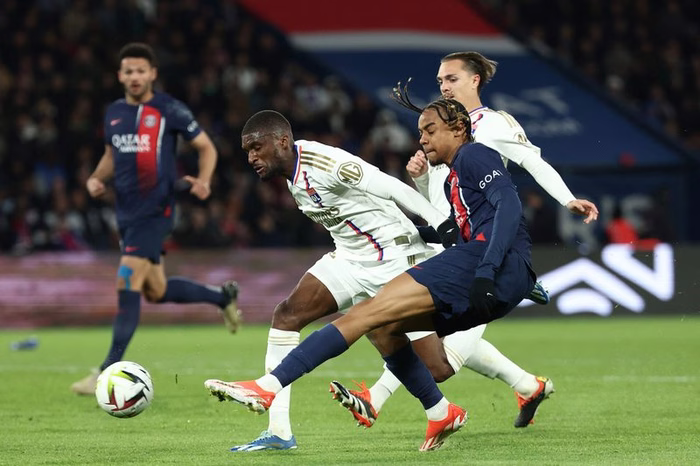Mercato : Barcola vendu par le PSG ? L’OL touchera très peu