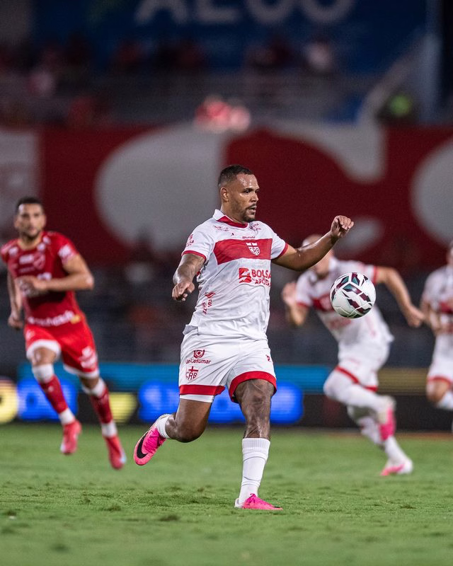 CRB soma 10 pontos em quatro jogos e volta a sonhar com o acesso