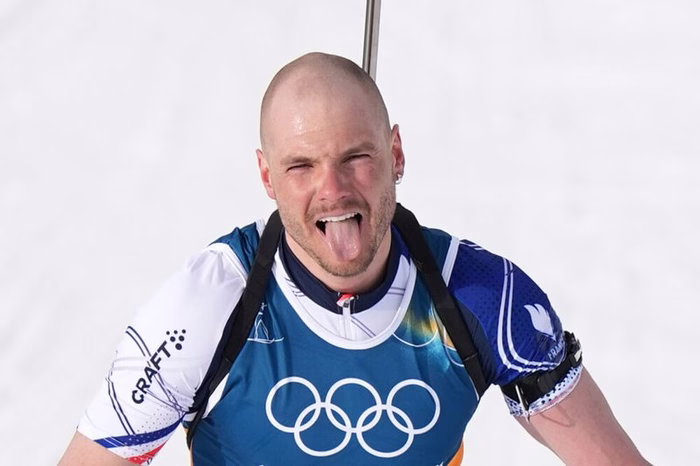 Dal biathlon al ciclismo, Emilien Jacquelin si trasforma: dall’omaggio a Pantani alle Olimpiadi alla sua prima gara ufficiale