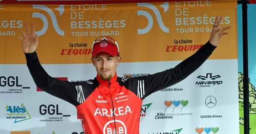 Critérium de Lisieux : Le Normand Kévin Vauquelin succède à Ben Healy dans la capitale du Pays d’Auge