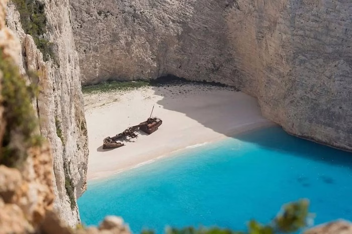 Así es Zante, la isla griega donde Nico Tagliafico y Caro Calvagni disfrutaron de sus vacaciones: playas de arena blanca, agua turquesa y paisajes de ensueño
