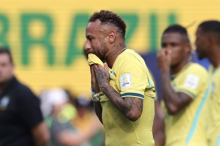 Neymar conferma l’addio al Brasile: “Il mio tempo è finito, ho dato il sangue e la vita”