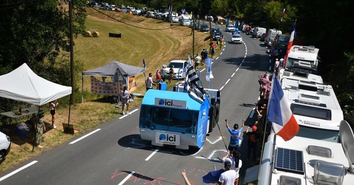 Tour de France Femmes 2026 : à quelle heure la caravane publicitaire passe