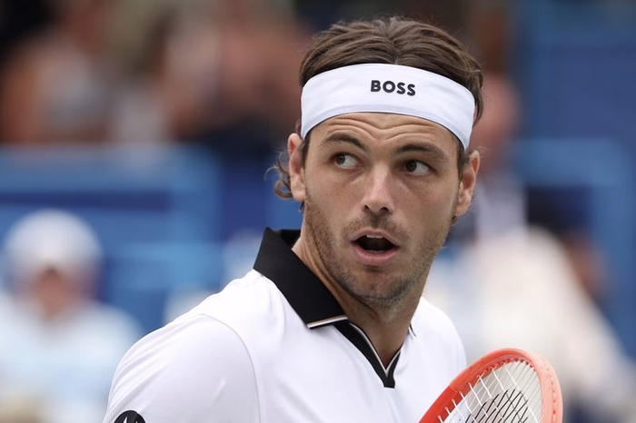 Fritz dispara 14 aces e avança às quartas em Washington