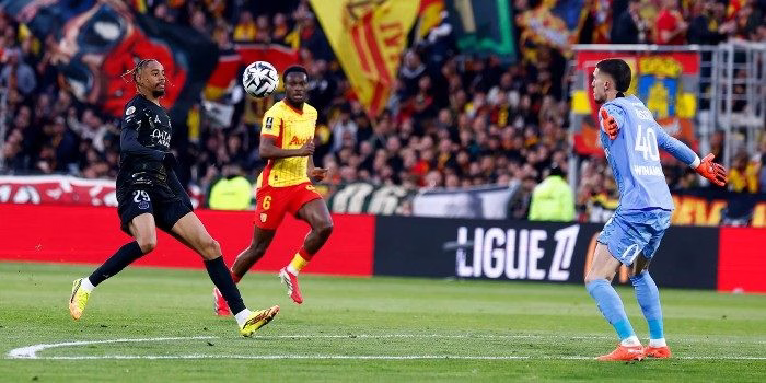 Mercato PSG : l’offre de Liverpool pour Bradley Barcola confirmée ?