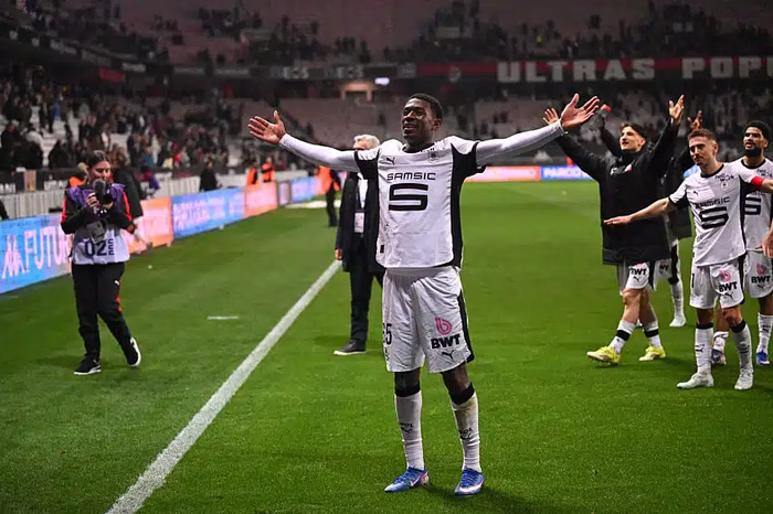 [Mercato] Bien réelle, la piste Mukiele… s’éteint quand Fayad et Ndiaye sont invités à trouver une porte de sortie