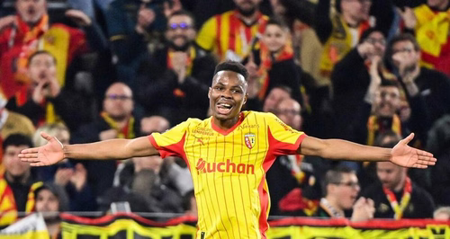 Lens : Mamadou Sangaré tout proche d’un départ en Premier League, son remplaçant trouvé en Belgique ?