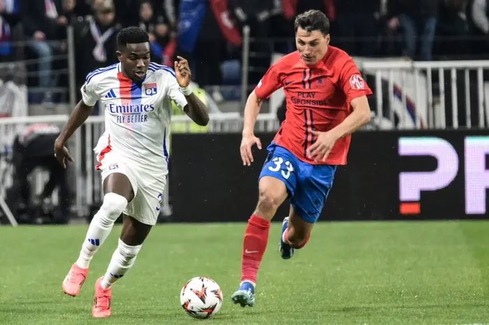 Real Betis - OL (4-0) : Nuamah, un retour qui tombe à pic ?
