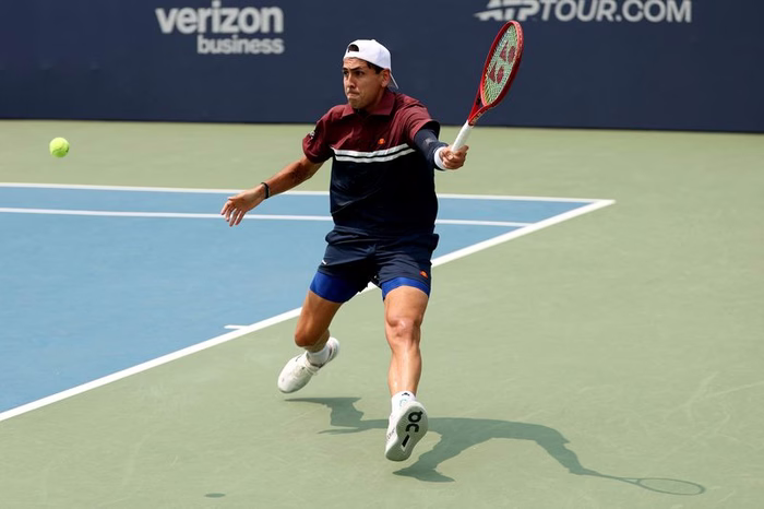 Tabilo avança às quartas de final em Washington; De Minaur vence jovem Cruz Hewitt