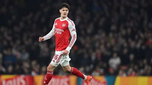 Nach nur einem Jahr schiebt Arsenal diesen Mittelfeldmann wieder ab