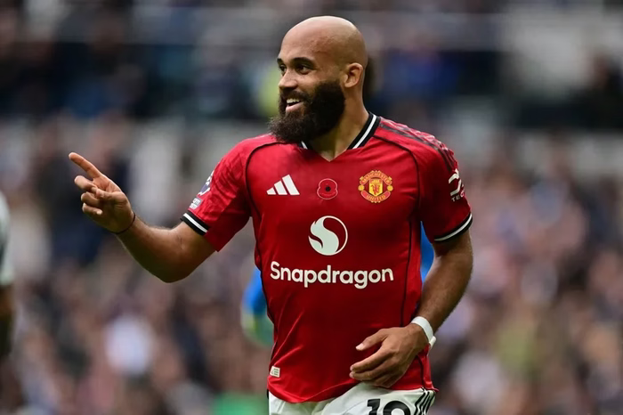 Mbeumo marca dois e Manchester United vira sobre Atlético de Madrid em amistoso