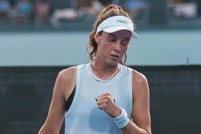 Algoz de anfitriãs, jovem tcheca alcança inédita semifinal em Memphis