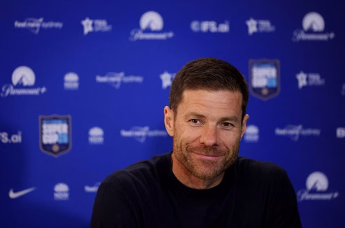 Xabi Alonso admite falhas no Real Madrid, mas diz que "cicatriz está curada"