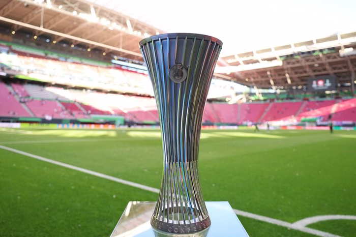 Incredibile in Conference League! Il Runavik passa grazie alla rete di Lindh: l'attaccante senza un braccio