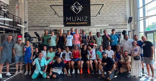 Les futures championnes de l'équipe de France de boxe s'entraînent à Aix