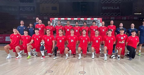 El ilusionante desembarco en la Asobal se prepara ya en San Pablo con el primer entrenamiento del Cajasol Sevilla Proin