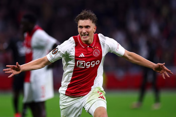 Kostić riparte dall'Olanda: TUTTO FATTO per il suo arrivo al PSV!