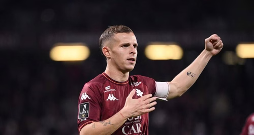 Ligue 1 : Hein signe à Nice, le PSG envoie Ayari en Ligue 2, le PFC annonce un départ…