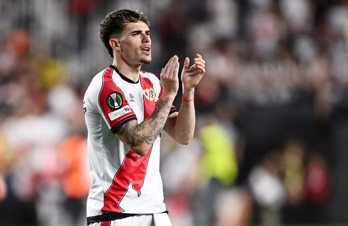 Chelsea verpflichtet Pep Chavarría: Einigung mit Rayo Vallecano für rund 25 Millionen Euro
