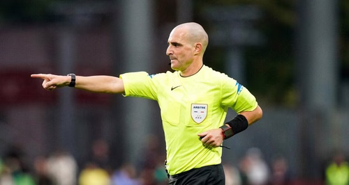 Ligue 2 : les arbitres au sifflet de la première journée dévoilés par la LFP