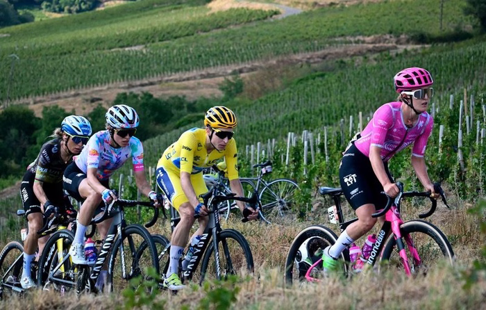 EN DIRECT Tour de France Femmes : Marlen Reusser résistera-t-elle encore une fois à Demi Vollering? Suivez la 6e étape avec nous