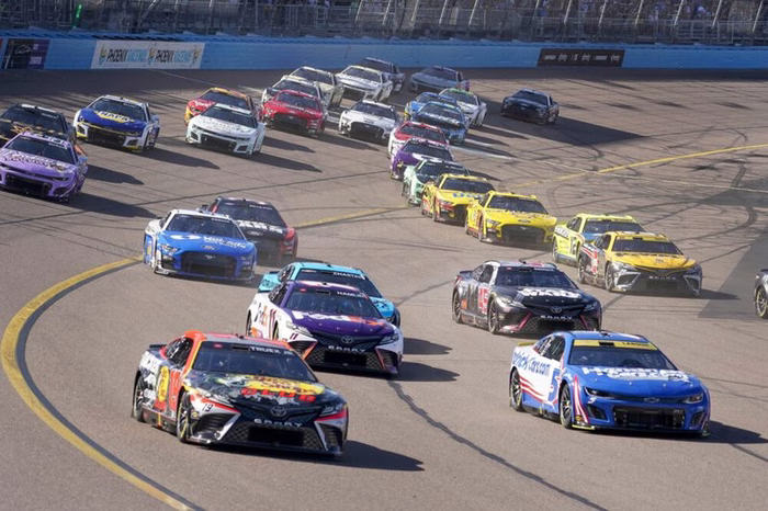 NASCAR, nuove regole per il finale della Stage. Prime date del calendario 2027
