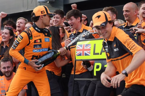Diretor da McLaren exalta 'harmonia reforçada' entre Norris e Piastri