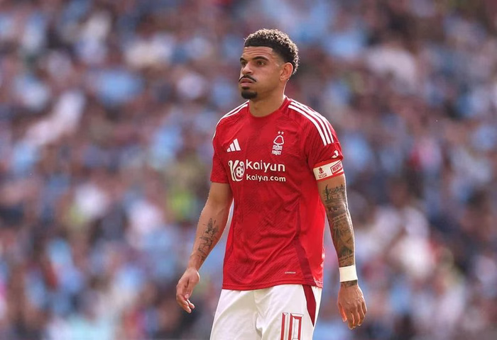 Transferpoker um Gibbs-White: Bayern, Chelsea und Manchester United im Rennen um Forest-Star