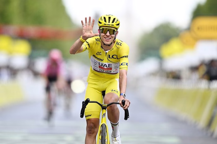 Tadej Pogacar svela il futuro: “Obiettivo Parigi-Roubaix nel 2027. Voglio le Olimpiadi”. Ma c’è un problema di date…