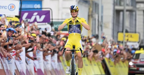 Fierté dans le Poitou : Demi Vollering, la leader de la FDJ United Suez, remporte le Tour de France Femmes 2026