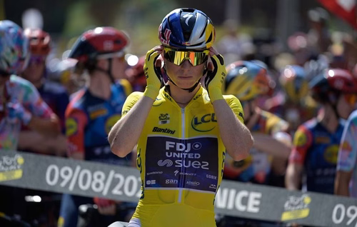EN DIRECT Tour de France Femmes : Marlen Reusser perd tout... On attend le duel Niewiadoma-Vollering... Suivez la 9e étape avec nous...