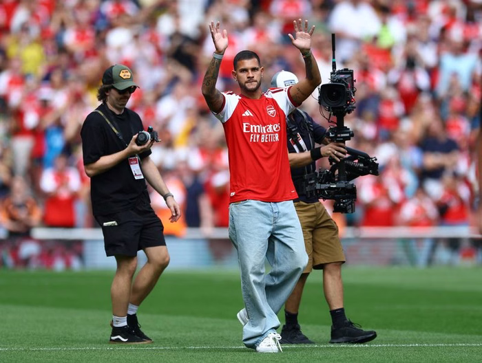 Bruno Guimarães no Arsenal: apresentação e derrota para o Dortmund