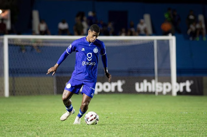 Lateral comemora boa fase no Goiatuba e mira acesso para a Série C