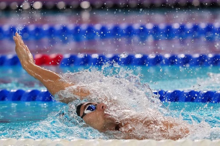 Thomas Ceccon agguanta per un soffio la finale dei 200 dorso. Kos sfiora il record del mondo