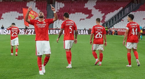 Benfica enfrenta dinamarqueses do Aarhus no play-off se afastar Hearts