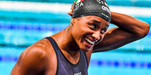 Italienerin Curtis schwimmt bei EM über 50 m Rücken Weltrekord