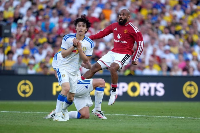 Manchester United v Leeds LIVE: Latest score and updates in Croke Park friendly