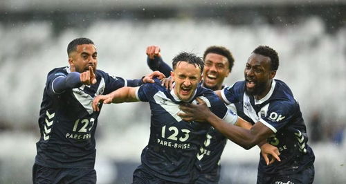 Bordeaux : le magnifique but de Guillaume Odru en amical contre la réserve du Pau FC