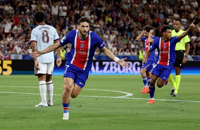 Kvaratskhelia no PSG: média de um título a cada nove jogos