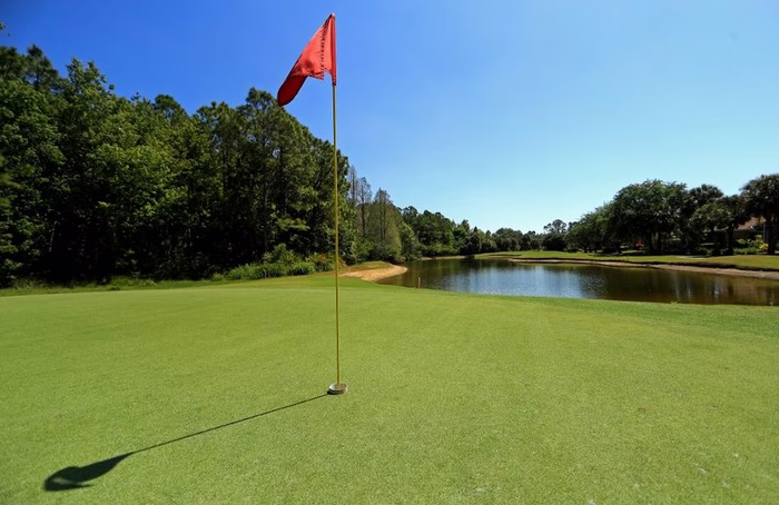 Golfista australiana morre aos 18 anos após desmaiar durante torneio na Tailândia
